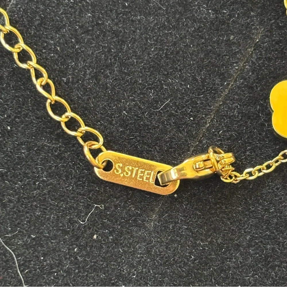 Brand New Gold Tone Green Clover Flower Chain Bracelet Lobster Clasp